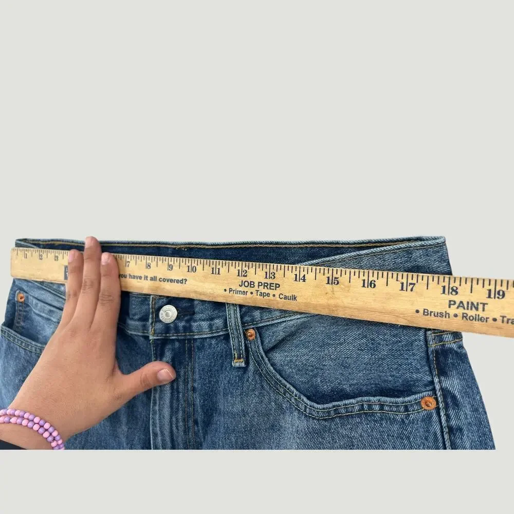 VTG Levi’s 511 Y2K Cutoff Denim Shorts Distressed Raw Hem W36